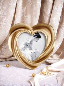 1pc European Retro Heart-Shaped Gold Retro Pattern Decorative Photo Frame, Resin Decorative Crafts, Is The Best Object For Creative People To Design Home Decoration, For Home Desktop Decoration, Gifts For Classmates, Friends And Family, And Birthday Gifts. Room Decoration, Home Decoration, Birthday Decoration, Kitchen, Wedding, Bedroom Decoration, Living Room Decoration, Gift, Party Decoration, Garden Decoration