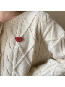 1 Stück elegante rote Herz-Kristall-Brosche - Vintage-Stil Legierung Brosche - besetzt mit funkelnden Strass-Steinen, geeignet für Anzüge, Pullover, Kleider, perfekt für lässige Outfits, Halloween, Halloween-Accessoires, Lehrertag