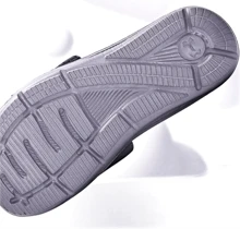 Under Armour 男子外穿籃球涼拖居家室內一字拖運動沙灘鞋 - 黑色/灰色 - 查看 6