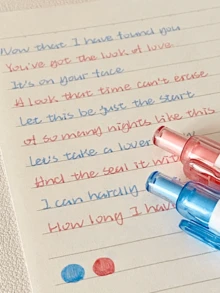 4 支彩色 0.5 毫米凝胶笔套装香薰笔 3D 水果图案草莓和葡萄南瓜万圣节配色方案签名笔，书写绘图手册办公室学校，适用于办公室、会议、学习笔记、书法、突出显示标记、返校、万圣节礼物 - Pink series - Scented Pens (4 pieces) - 查看 11