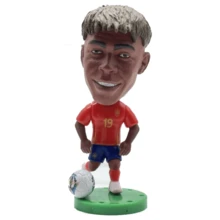 Figura coleccionable fútbol soccer Lamine España, juguete de colección jugador de fútbol, diseño detallado y resistente, ideal para decoración y aficionados del deporte - Rojo - Ver 4