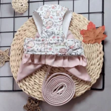 1 Dây nịt cho chó 3 trong 1 kiểu Nhật - Thiết kế nửa áo nửa nơ trang trí cho giống chó nhỏ (Bichon/Poodle) - Bộ dây dắt ngoài trời và dây đeo ngực có thể điều chỉnh - Dụng cụ dắt thú cưng dễ thương, Phụ kiện thời trang cho chó, Đạo cụ chụp ảnh cho chó con, Sản phẩm bán chạy nhất tại cửa hàng thú cưng, Vật dụng thiết yếu cho chuyến phiêu lưu trong công viên thành phố - Bụi hồng - Xem 4