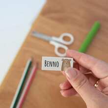 Gommes rétractables personnalisées avec nom, gommes de crayon personnalisées avec fleur de mois, gommes en caoutchouc, gommes pour dessin, fournitures scolaires, cadeau de rentrée scolaire. Gommes personnalisées convenant au bureau, à l'école, aux étudiants, rentrée scolaire