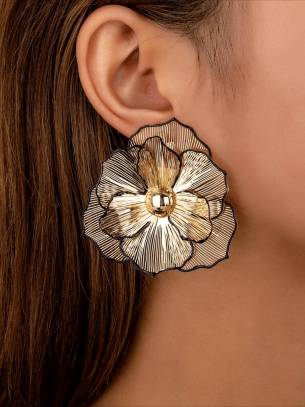 1 Pair Gold Metal Flower Earrings, Black Enamel Flower Earrings (For Women), Floral Shaped Earring Jewelry