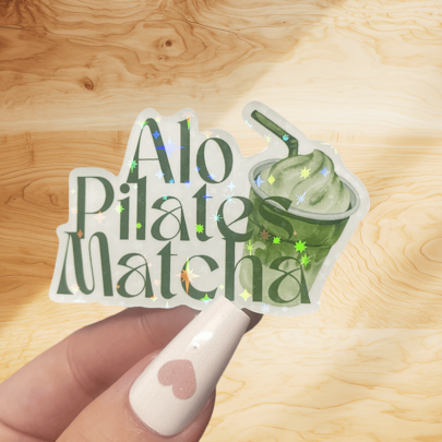 抹茶冰淇淋芦荟普拉提抹茶贴纸 - 防水乙烯基贴花，适用于汽车、笔记本电脑、手机 - 户外耐用“普拉提抹茶”设计，带有抹茶叶插图 - 多表面装饰贴纸、手机装饰、粗体字体、持久粘合剂、艺术乙烯基材料、耐候性，非常适合汽车爱好者