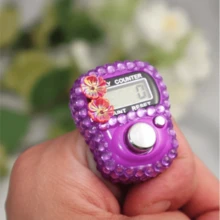 8 modelli di contatore elettronico con fiore di strass e pulsante di reset - contatore portatile da dito per sport, palestra, preghiera e inventario, contatore digitale a LED con cinturino da polso