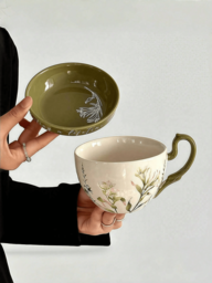 1 Set Vintage grüne Lilien Kaffeetasse & Untertasse mit Deckel, Große Kapazität Glockenblumen Wassertasse, geeignet für Zuhause, Büro, Geschenke, Geburtstag, Dessertladen, Nachmittagstee, Party, Wohnheim, Geschenke für Freunde