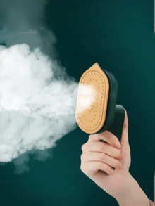 Kit Mini Ferro de Passar Mais Mini Maquina De Costura Bivolt 110/220v - Multicolorido - Visão 6