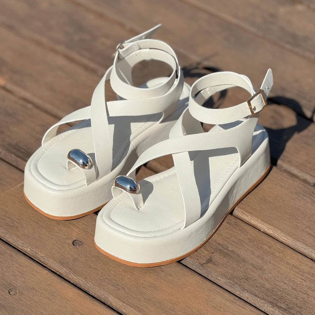 Sandália Plataforma Feminina com Enfeite de Metal Marrom  Bohemian  Fofo  elegante    Fivela - Branco Off - Visão 2