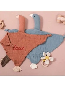 قطعة واحدة من بطانية البجع المخصصة، منشفة لعق، يمكن تطريزها باسم/نص، متوفرة بألوان خيوط التطريز المتعددة، تأتي بطانية البجع باللون الأبيض/الأزرق/الوردي/الخاكي/الرمادي لتلبية احتياجاتك، اسم مطرز شخصي، رفيق ناعم، رفيق دافئ لتعزيز التفاعل بين الوالدين والطفل والترابط العاطفي، تدريب على القبض، لعبة مرحة/بسيطة للاستخدام اليومي، مناسبة كهدية عيد ميلاد/هدية للأم الجديدة/هدية عيد الأم/هدية عيد الأب/هدية عيد الطفل/هدية للأطفال'