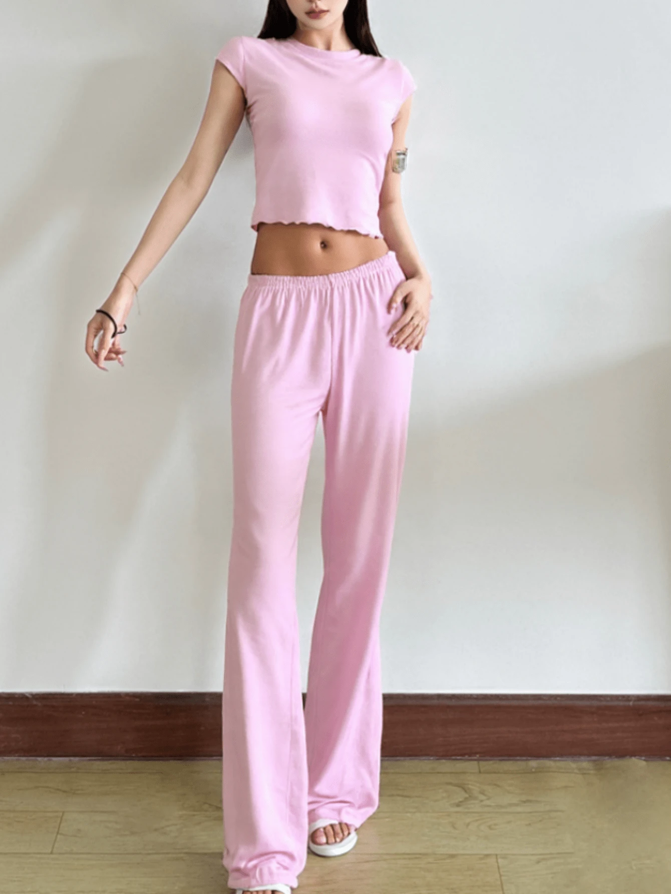 Conjunto de top corto de cuello redondo casual de unicolor brillante y pantalones rectos sueltos