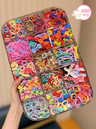 930 piezas Conjunto surtido de accesorios para el cabello, incluye pinzas, lazos y otros complementos de colores variados, ideal como regalo para niñas, con estilos versátiles y fáciles de crear looks adorables