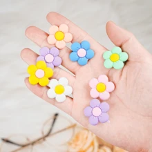 Round Random Color Flowers