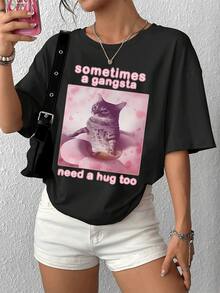 A veces un gánster también necesita un abrazo. Camiseta con estampado gráfico para mujer, camiseta informal de manga corta con cuello redondo y adorable diseño de gatito, cómoda y elegante. - Negro - Ver 1