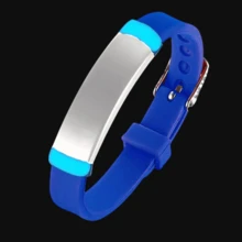 可调节个性化硅胶手链手镯，适合成人、青年、男女，定制雕刻 ID 姓名电话日期信息运动型腕带，免费雕刻铭牌珠宝，适合儿子、女儿朋友、闺蜜礼物，带礼品袋，银色，时尚，多彩，复古，男女通用，时髦，简约，休闲，定制，个性化，独特，适合他的理想礼物，适合她、她、男朋友、女朋友、爸爸、妈妈、家人、朋友、周年纪念日、生日、毕业典礼、舞会、派对、女士珠宝、定制时尚文字手链、街头休闲时尚 - 多色 - 查看 35