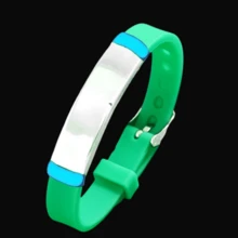 可调节个性化硅胶手链手镯，适合成人、青年、男女，定制雕刻 ID 姓名电话日期信息运动型腕带，免费雕刻铭牌珠宝，适合儿子、女儿朋友、闺蜜礼物，带礼品袋，银色，时尚，多彩，复古，男女通用，时髦，简约，休闲，定制，个性化，独特，适合他的理想礼物，适合她、她、男朋友、女朋友、爸爸、妈妈、家人、朋友、周年纪念日、生日、毕业典礼、舞会、派对、女士珠宝、定制时尚文字手链、街头休闲时尚 - 多色 - 查看 29