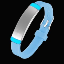 可调节个性化硅胶手链手镯，适合成人、青年、男女，定制雕刻 ID 姓名电话日期信息运动型腕带，免费雕刻铭牌珠宝，适合儿子、女儿朋友、闺蜜礼物，带礼品袋，银色，时尚，多彩，复古，男女通用，时髦，简约，休闲，定制，个性化，独特，适合他的理想礼物，适合她、她、男朋友、女朋友、爸爸、妈妈、家人、朋友、周年纪念日、生日、毕业典礼、舞会、派对、女士珠宝、定制时尚文字手链、街头休闲时尚 - 多色 - 查看 33