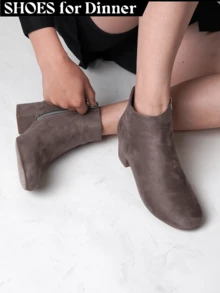 Women's Black Vegan Suede Cheetah Faux Suede Cognac Vegan Suede Natural Faux Suede Smokey Taupe White PU Chunky Low Heel Zip-Up Ankle Boots – Minimalist Round/Pointed Toe Fashion Booties [Size Up Half Size] - 煙燻灰褐色 - 查看 1