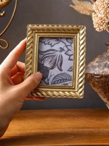 一套随机照片纸复古美式精致雕花树脂相框，墙面装饰画，桌面摆件，法式复古雕花相框，复古浪漫，独特精致雕花相框，适用于客厅、卧室、办公室、工作室、画廊，记录日常生活中的珍贵瞬间 - 彩色 - 查看 4