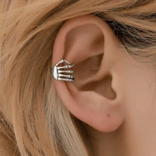 1 pieza Vintage Estilo gótico y punk Pinza de oreja sin perforación con forma de mano de calavera de metal plateado, accesorios personalizados de moda para fiestas de disfraces de Halloween, festivales de música, eventos temáticos, looks diarios y regalos únicos, Pendientes principales, Pendientes punk góticos, Pendientes/ganchos sin perforación de Halloween