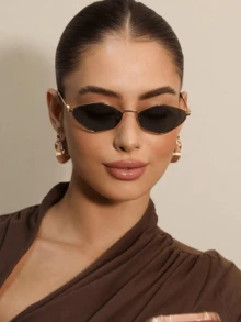 1 Cặp kính thời trang hình kim cương bằng kim loại, kiểu dáng retro Y2K cá tính, đa năng dành cho nữ, phù hợp để đeo hàng ngày, đi du lịch, phụ kiện đi biển, phong cách retro Y2K, thích hợp cho kỳ nghỉ hè ở bãi biển, các hoạt động ngoài trời, du lịch, phong cách sinh viên, phụ kiện cần thiết cho năm học mới. - màu đen - Xem 2