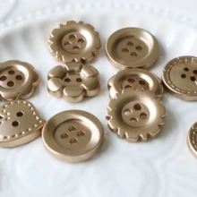 10/20 件金色 4 孔多功能圆形扣，心形花边纽扣，针织开衫衬衫缝纫纽扣 DIY 珠宝配件 - 彩色 - 查看 4