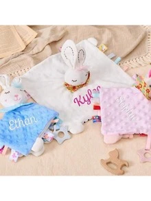 قطعة واحدة هدية شخصية مخصصة، هدية مطرزة شخصية، هدية استحمام مخصصة، هدية شخصية محايدة، لعبة دمية ناعمة وجميلة مناسبة للأطفال الرضع من الجنسين، بأسلوب عصري ونظيف وملون، عناصر جميلة قابلة للتخصيص، قطعة فريدة للجمع، هدية مثالية للطفل، البنت، الابن