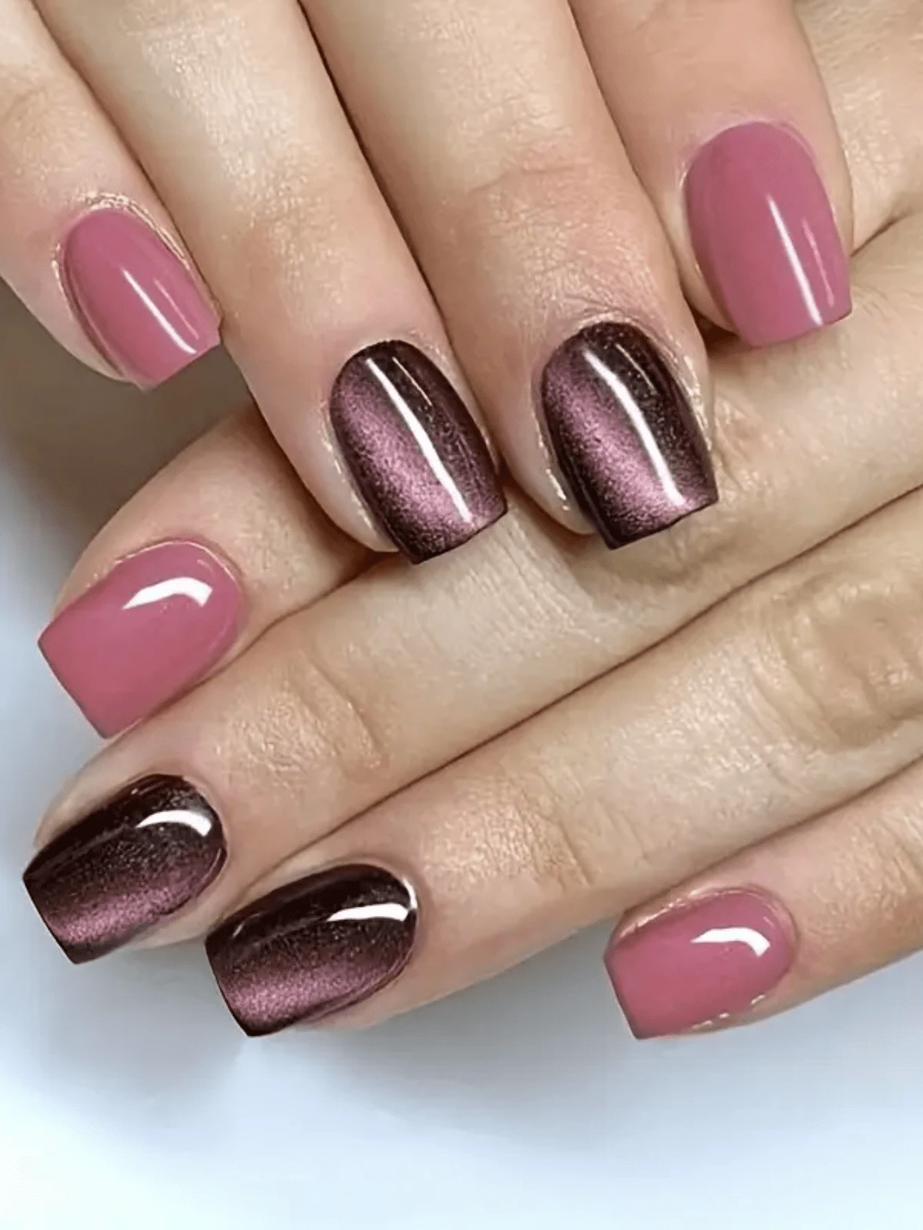 24Pcs Short Square Nail Stickers - Gradient Pink To Wine Red Glitter Design, Removable & Reusable Fake Nails, Suitable For Daily & Special Occasions, Fashionable Cat Eye Effect Nail Art Set Press On Nails Nail Supplies Nails - Multicolor - View 1