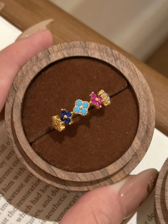 1 件优雅闪亮 S925 纯银四叶草花瓣戒指，镶嵌方晶锆石，彩色闪亮奢华珠宝礼物，适合女士