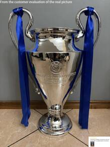 1个足球奖杯 - 圣布拉德杯，冠军联赛，大耳朵杯，树脂材质，礼品，足球迷纪念品（含丝带），可用作悬挂装饰、娃娃配件、普通钥匙链