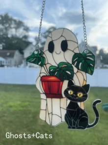 1-Piece Cute Ghost & Plant Acrylic Halloween Window Decoration, Spooky Haunted House Vibe – With 4 Random Cat Lanyards & Chains For Easy Hanging, For Halloween Party & Haunted House Decor
