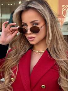 Retro Oval Fashionable Eyeglasses, Designer Metal Frame Eyewear, 2025 New Narrow Geometric Eyeglasses, Compact Design. Women's Asymmetric Rectangular Fashionable Eyeglasses And Beach Accessories. Basic Eyeglasses And Women's Summer Essentials, Suitable For Work And Casual Outfits. Perfect Gift For Summer Beach Vacation, Outdoor Trip, And Travel. Retro Square Frame Eyeglasses, Suitable For Outdoor, Back To School Outfits. Oval Frame - Multicolor - View 6