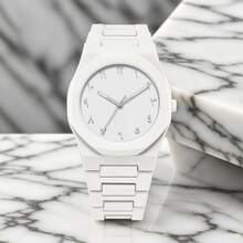 男女通用白色橡胶表带石英表，运动休闲风格，新颖设计，可调节表带，圆形表盘饰有铆钉，适合日常佩戴、生日礼物、派对、节日聚会等场合，是送给自己或朋友的理想之选。 - 白色 - 查看 4