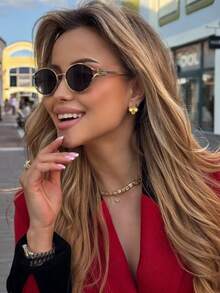 Retro Oval Fashionable Eyeglasses, Designer Metal Frame Eyewear, 2025 New Narrow Geometric Eyeglasses, Compact Design. Women's Asymmetric Rectangular Fashionable Eyeglasses And Beach Accessories. Basic Eyeglasses And Women's Summer Essentials, Suitable For Work And Casual Outfits. Perfect Gift For Summer Beach Vacation, Outdoor Trip, And Travel. Retro Square Frame Eyeglasses, Suitable For Outdoor, Back To School Outfits. Oval Frame - Multicolor - View 9