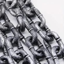 1pc Halloween Plastic Chain Link, Costume Handcuff Prop, Halloween Decoration Accessory, Suitable For Mini Ball, Scary Costume, Haunted House Decor, Masquerade And Haunted House Decoration, Realistic Fake Chain Link For Halloween Decor - Multicolor - View 1