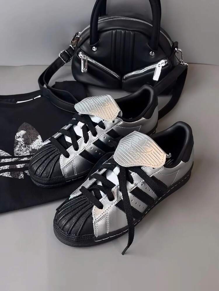 Adidas Originals Superstar II Shoes For Women, Shell-Toe Casual Activewear Sneaker For Daily Wear, Minimalist Low Top Sneaker For School And Workday Chic, Color Block Sneaker For Women's Fall Outfits, Black And White Shoe For Skate Outfits - 銀色/黑色 - 查看 1