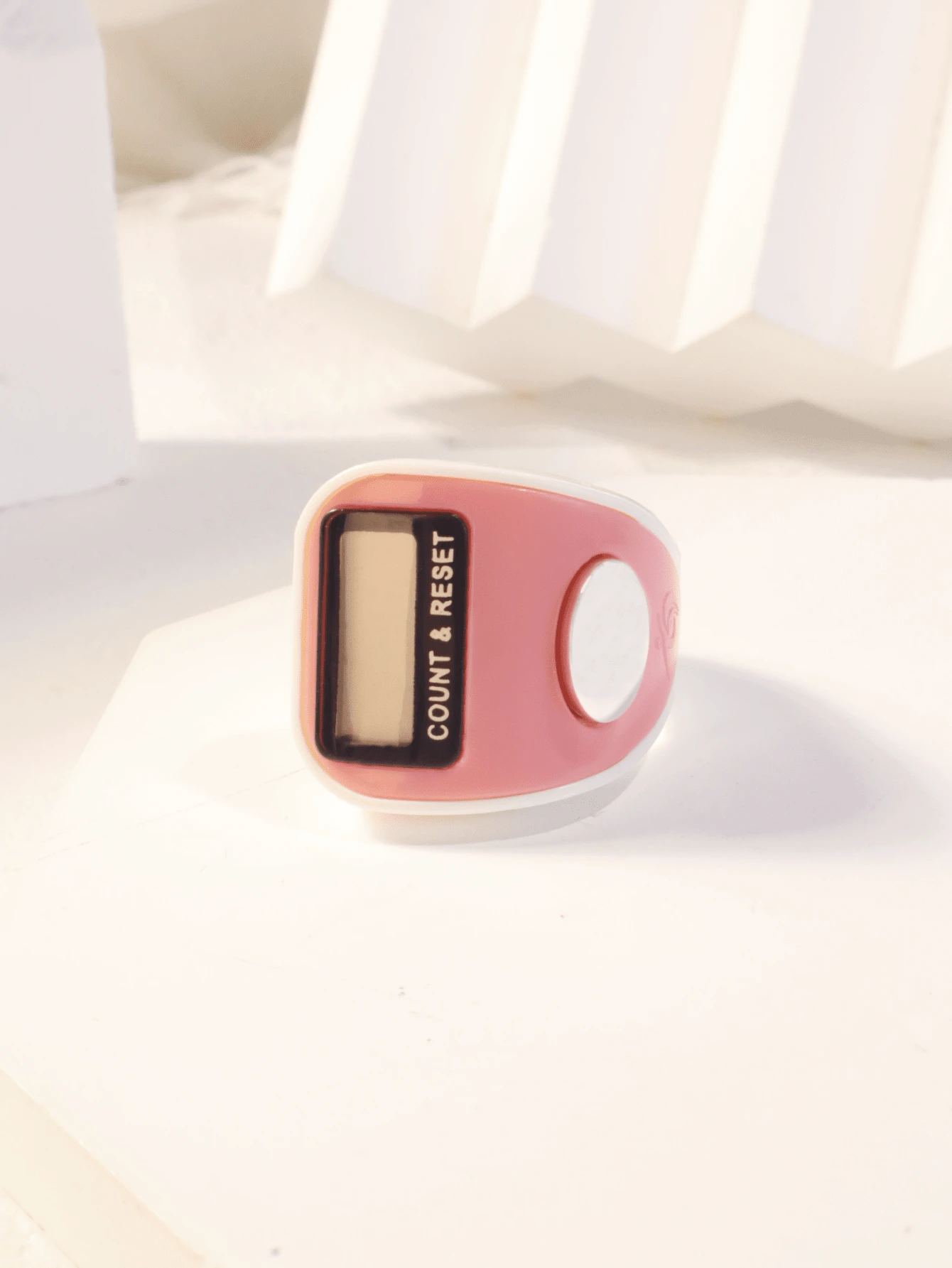 1pc Colorful Electronic Ring Counter, Portable Finger Ring Tally Counter With Long Battery Life, Multi-Channel Counting, Anti-Reset, Precise Digital Display