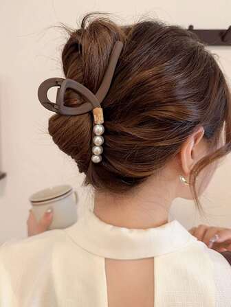 1pc Women's Plus Size Faux Pearl Matte Hair Claw Plush Hair Claw, Fashionable Minimalist New Style, Suitable For Daily Outings Hair Accessories Autumn Claw Clips Fashion Hair Clips Fall Fashion Hair Claw