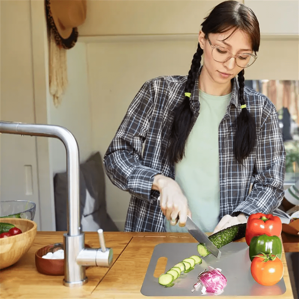 SOKANY Thick 304 Stainless Steel Cutting Board, Chopping Board, Rolling Mat. Antibacterial And Mildew-Resistant Material, Easy To Clean By Rinsing. Portable And Hanging Design, Space-Saving. Dual-Sided Use For Cutting Vegetables, Fruits, Meats, And Kneading Dough. Suitable For Kitchen And Catering Industry. - Silver - View 6