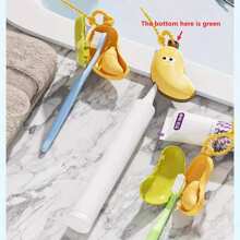 1/2 piezas - Caja para cepillo de dientes con forma de plátano - Funda reutilizable para cepillo de dientes con clip - Caja de almacenamiento de cepillo de dientes de plástico duradero - Funda protectora portátil y linda para cepillo de dientes, adecuada para viajes de negocios y uso doméstico - Adecuada para todos los cabezales de cepillo de dientes estándar - Funda protectora para cepillo de dientes en pareja (el fondo amarillo es verde, el fondo verde es amarillo)