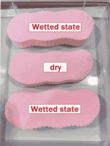 1 szt. gąbka do szorowania łazienki, ręcznik do szorowania martwego naskórka, bezbolesna gąbka do szorowania, bezbolesna gąbka do czyszczenia, piłka do kąpieli, akcesorium letnie, miękka gąbka do kąpieli odpowiednia dla dorosłych bez podrażnień skóry (kolor losowy)