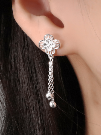 1 对镂空花流苏耳环，优雅迷人，适合日常、通勤、派对、商务