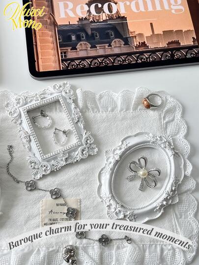 <Baroque Charm For Your Treasured Moments>, 1pc White European Victorian Style Retro Mini Photo Frame Jewelry, Small Photo Frame Shooting Props, Jewelry Positioning Frame, Earrings, Necklaces, Jewelry Placement Props Gifts Birthday Graduation