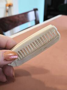 Women's Travel Comb, 4-Piece Set. Double-Headed, Foldable, Portable, Mini, Compact, Foldable Hairbrush Suitable For All Hair Types. Suitable For Use During Exercise, While Driving, When Carrying Around, Or At Work