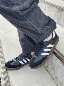 Adidas Originals Adidas Samba OG Premium Sneakers, Timeless Retro Trainers In Fall Tones, Leather & Suede Construction, Low-Top Casual Sneaker For Outdoor, Sports, Sambas For School And Work, Daily Shoes For Skate Outfit - 核心黑 / 雲霧白 / 亮麗紅 - 查看 1