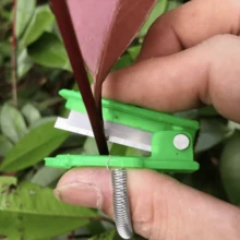 5pcs Multifunction Thumb Knife Garden Pruner Fruit Picking Device Fruit Blade Tool Cutting Blade Rings Finger Protector Catcher