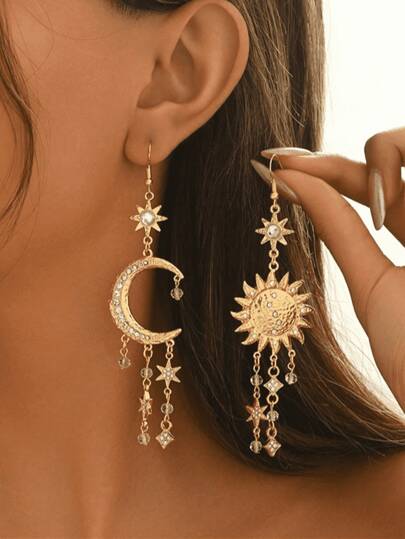 A Pair Of Synthetic Diamond Earrings With Fashionable Tassels, Stars And The Moon, Shining Brightly, Are Perfect For Daily Festivals, Holidays, Dates, Parties And Gifts