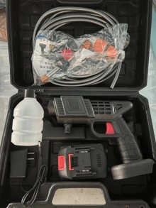 مسدس مياه لاسلكي عالي الضغط، فوهة قابلة للتعديل، بطارية ليثيوم قابلة للشحن، 3 فوهات قابلة للتبديل، 3 أنماط رش، مسدس غسيل سيارات وحدائق كهربائي محمول للاستخدام الخارجي، معدات تنظيف الحدائق، مسدس رش المياه