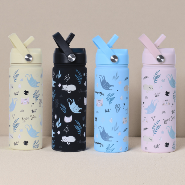 1 Stück 530ML/18oz Cartoon bedruckte isolierte Wasserflasche, tragbare Sportflasche mit Strohhalm, Geburtstagsgeschenk & Souvenir