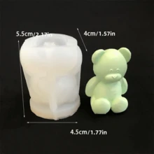 3 moldes de silicona con diseños de oso creativos. Crea el arte de tu vida con estos diseños de osos en miniatura hechos de silicona para un fácil desmoldado y limpieza, perfectos para la producción masiva de velas, figuras de yeso y creaciones pintadas. Inspira la creatividad de los entusiastas de las manualidades, un regalo significativo para el Día de San Valentín.